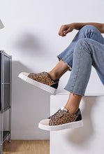 Carica l'immagine nel visualizzatore di Gallery, Sneakers maculata flat - Scarpe - Stilosa
