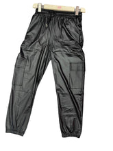 Carica l&#39;immagine nel visualizzatore di Gallery, Jogger ecopelle leggero - abbigliamento - Stilosa
