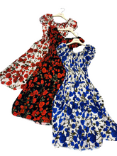 Carica l'immagine nel visualizzatore di Gallery, Abito floreale rose colorate - abbigliamento - Stilosa
