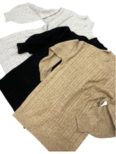 Carica l&#39;immagine nel visualizzatore di Gallery, Maxi dolcevita con trecce - abbigliamento - Artigli
