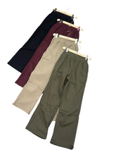 Carica l'immagine nel visualizzatore di Gallery, Pantalone palazzo tuta felpato - Calze -
