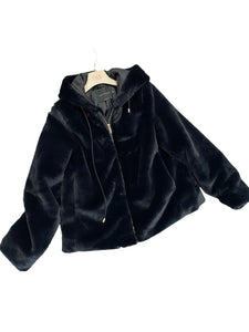 Pelliccia corta con cappuccio - abbigliamento - Artigli