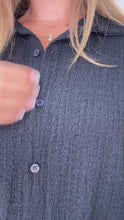Carica e avvia il video nel visualizzatore di galleria, Camicetta tessuto operato fiocco - abbigliamento - Stilosa
