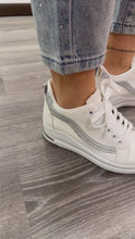 Carica e avvia il video nel visualizzatore di galleria, Sneakers zeppa dettaglio - Scarpe - Stilosa
